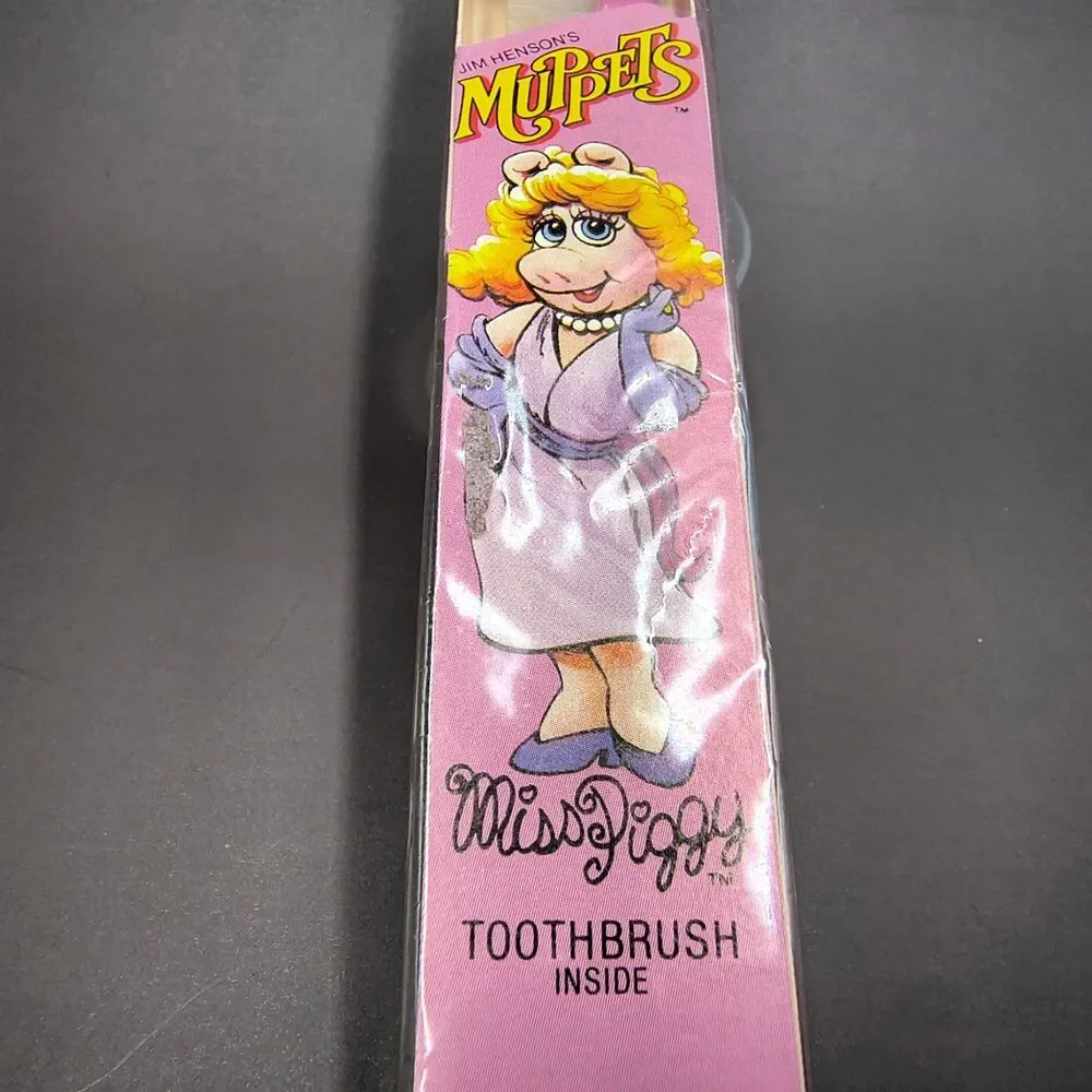 Muppets Miss Piggy Vintage 1984 Oral B Toothbrush New In Box Pink
